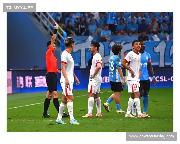 大连英博球员走进海事大学，开展足球文化交流活动